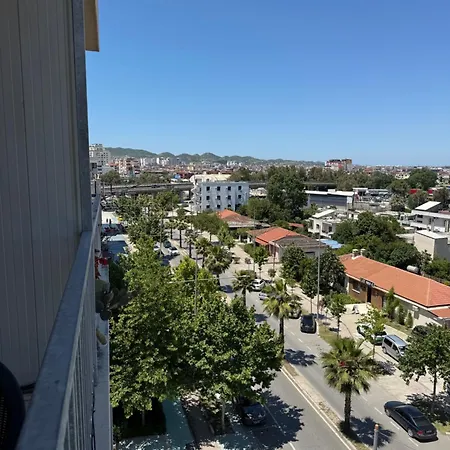 Between Sea And Town Apartment