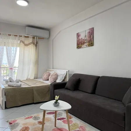 Between Sea And Town Apartment