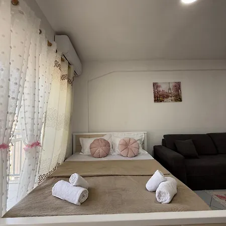 Between Sea And Town * Durrës