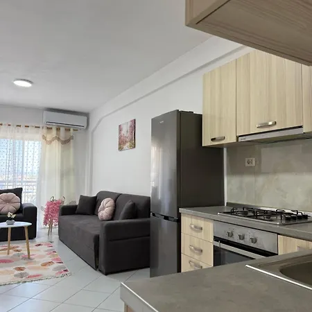 Between Sea And Town Apartment Durrës