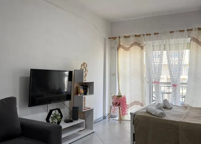 דירה Between Sea And Town